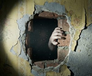 Та самая рука в стене