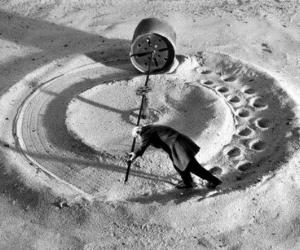 С Всемирным днём писателя, друзья!